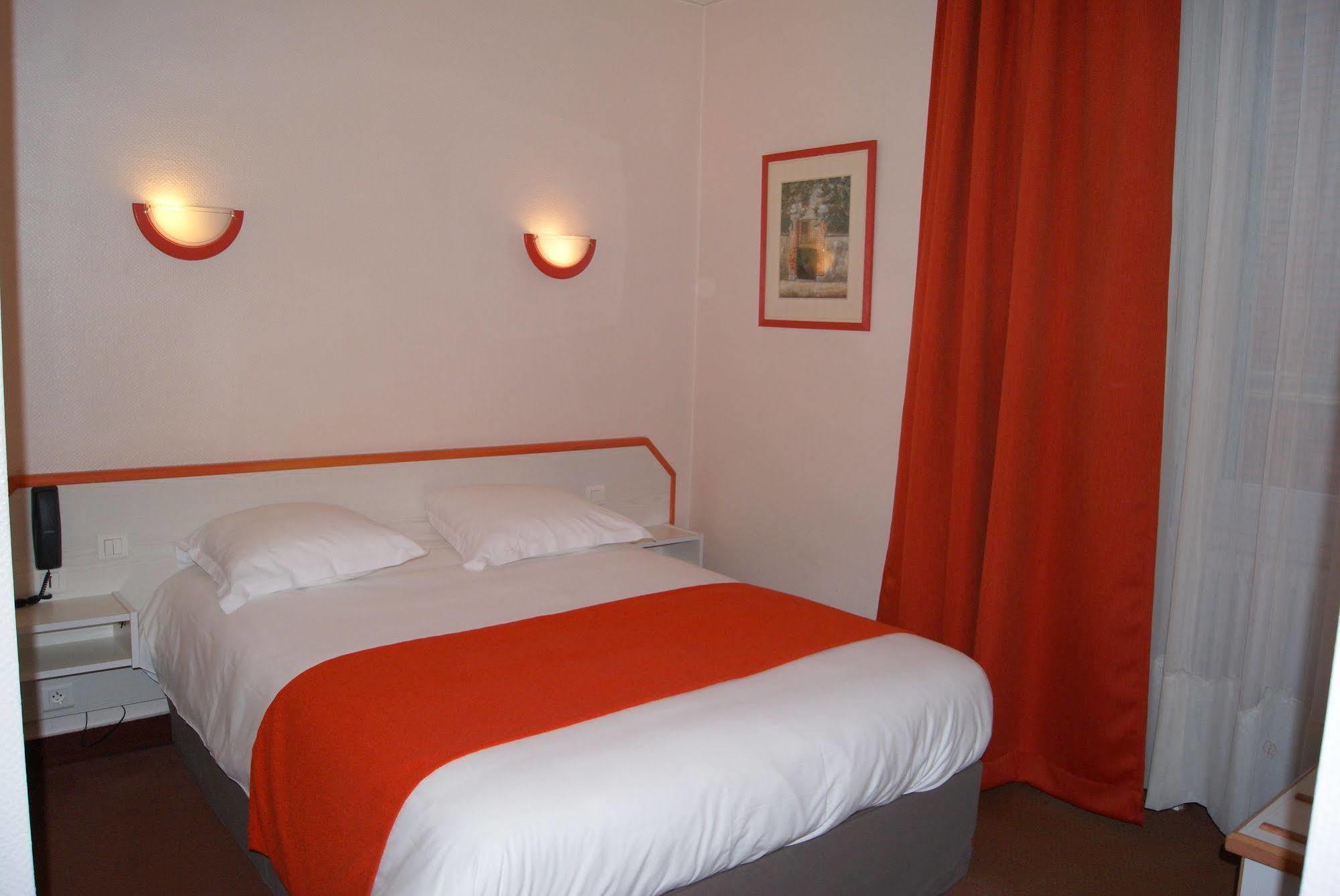 Hotel Suzane Angers Exterior photo