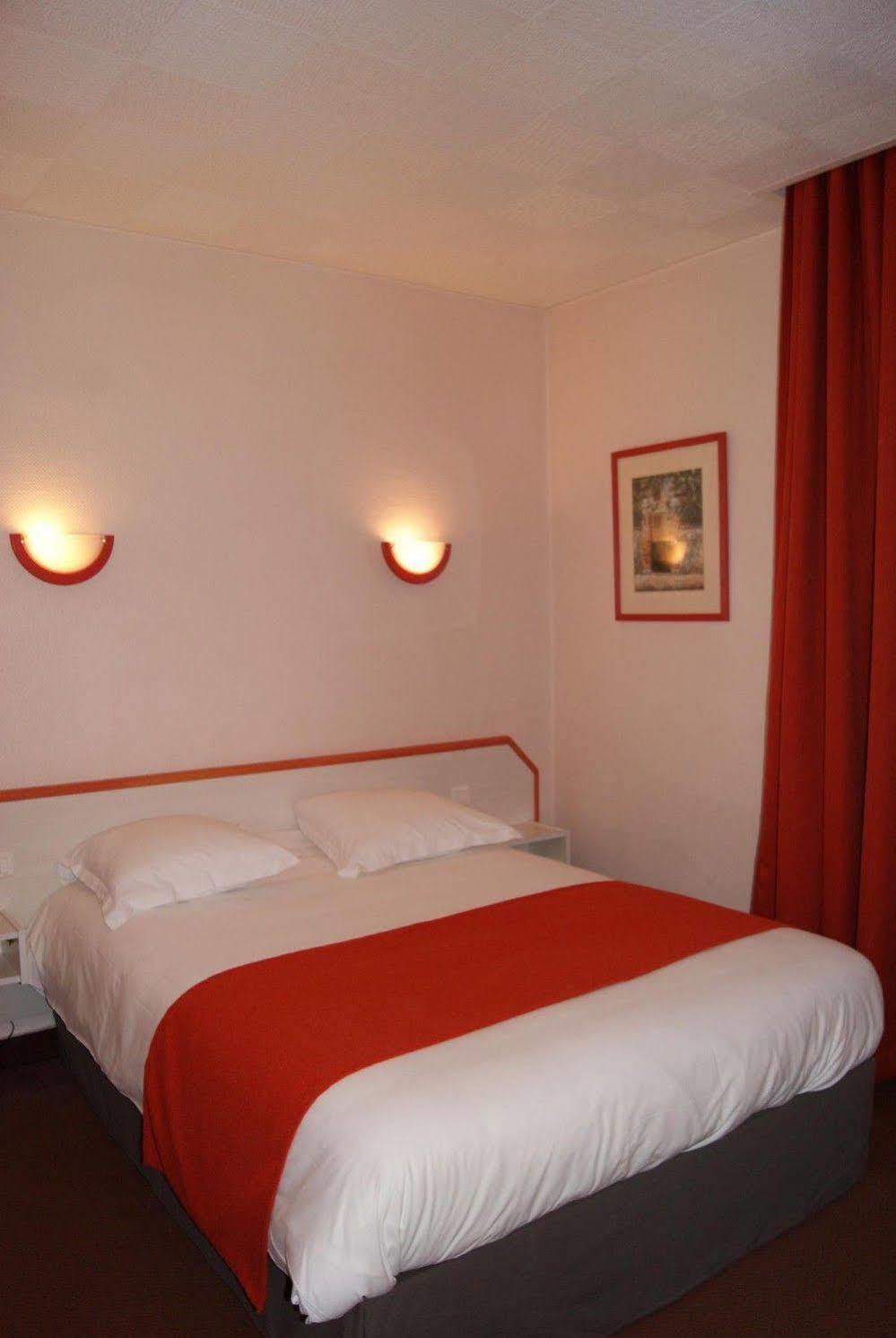 Hotel Suzane Angers Exterior photo