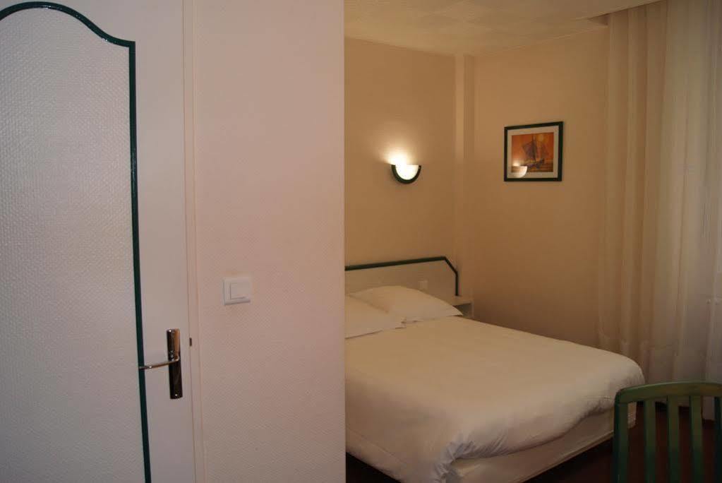 Hotel Suzane Angers Exterior photo